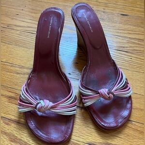Vintage Banana Republic wedge red pink sandals